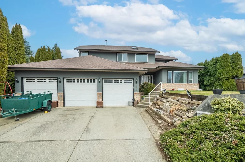 2237 MOUNTAIN DRIVE, Abbotsford, BC — Residential for Sale - Main Photo