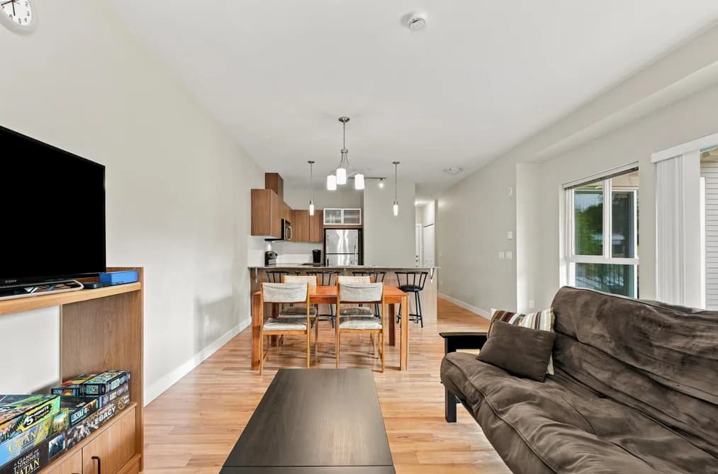 224 9655 KING GEORGE BOULEVARD, Surrey, BC — Residential for Sale - Photo 2