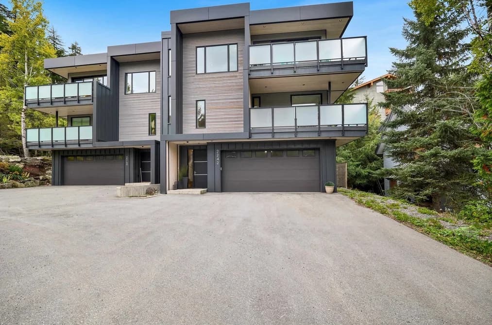 2242 ASPEN DRIVE, Whistler, BC — Residential Income for Sale - Photo 2