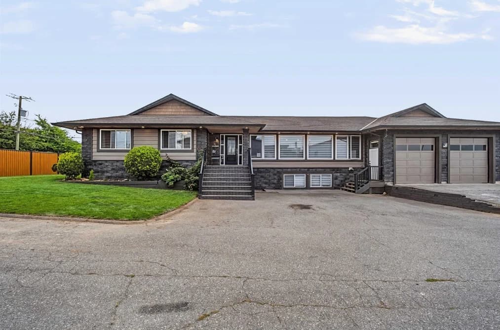 2247 WINDSOR STREET, Abbotsford, BC — Residential for Sale - Main Photo