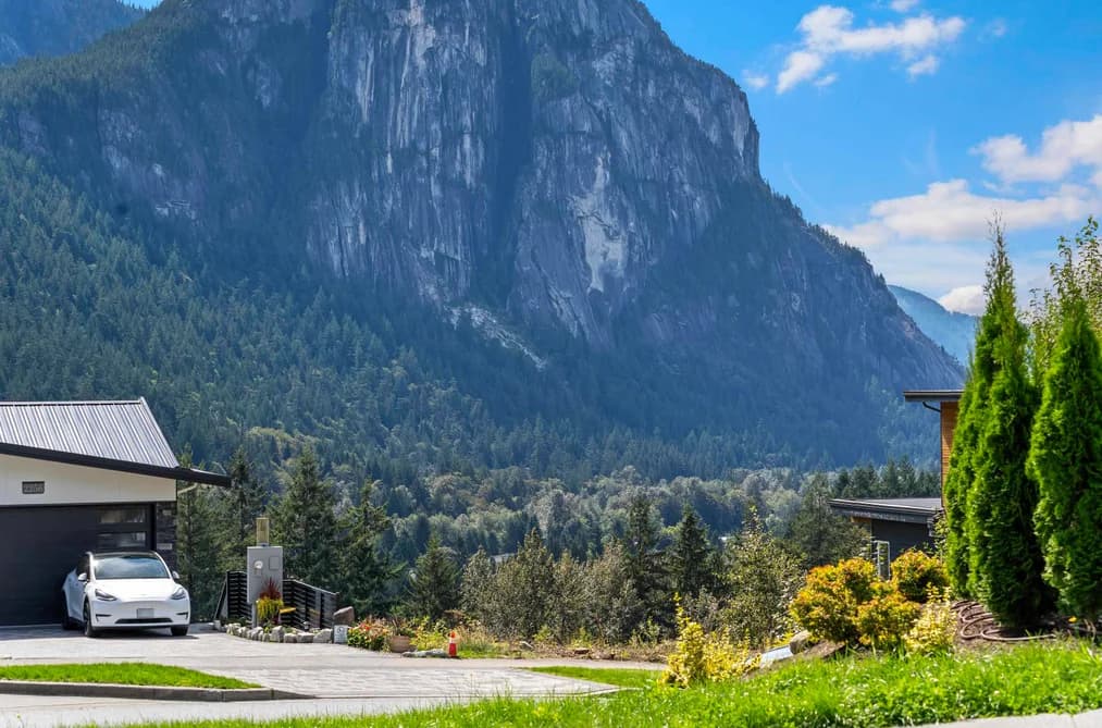 2250 CRUMPIT WOODS DRIVE, Squamish, BC — Land for Sale - Photo 2