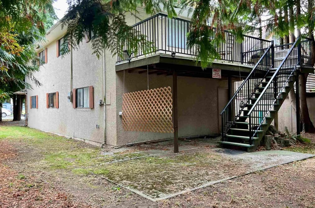 2253 CENTRAL AVENUE, Port Coquitlam, BC — Residential for Sale - Photo 2