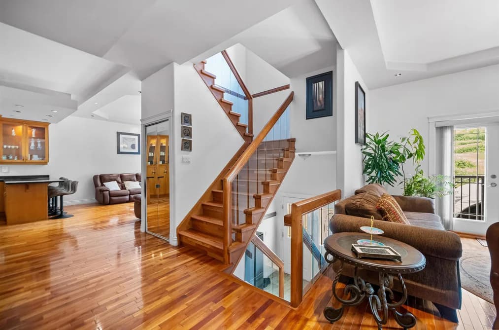 2253 PARKWAY BOULEVARD, Coquitlam, BC — Residential for Sale - Photo 2