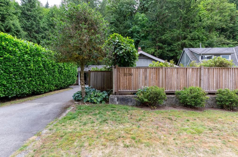 2256 CHAPMAN WAY, North Vancouver, BC — Residential for Sale - Photo 2