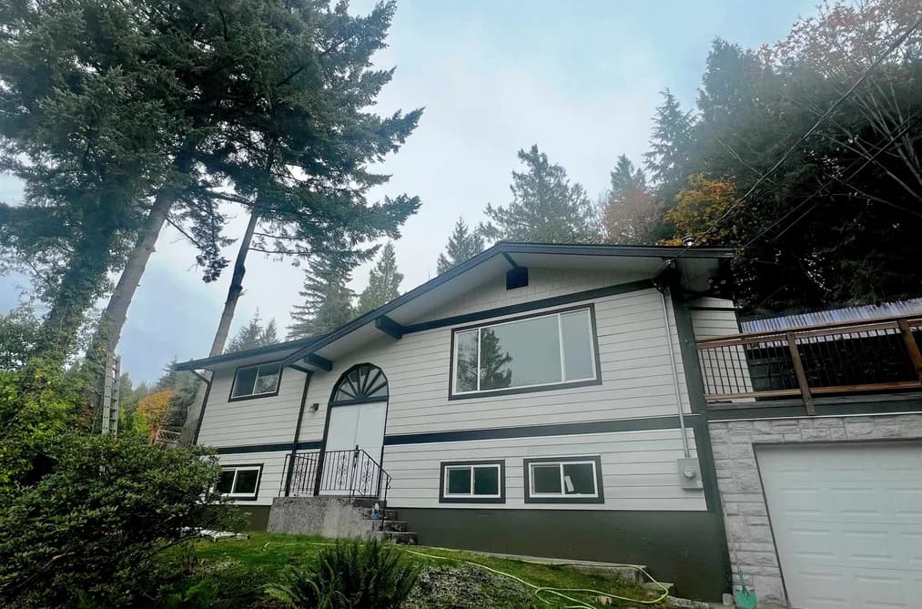 2258 SKYLINE DRIVE, Squamish, BC — Residential for Sale - Main Photo
