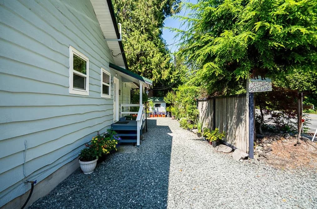 22592 132 AVENUE, Maple Ridge, BC — Residential for Sale - Photo 2