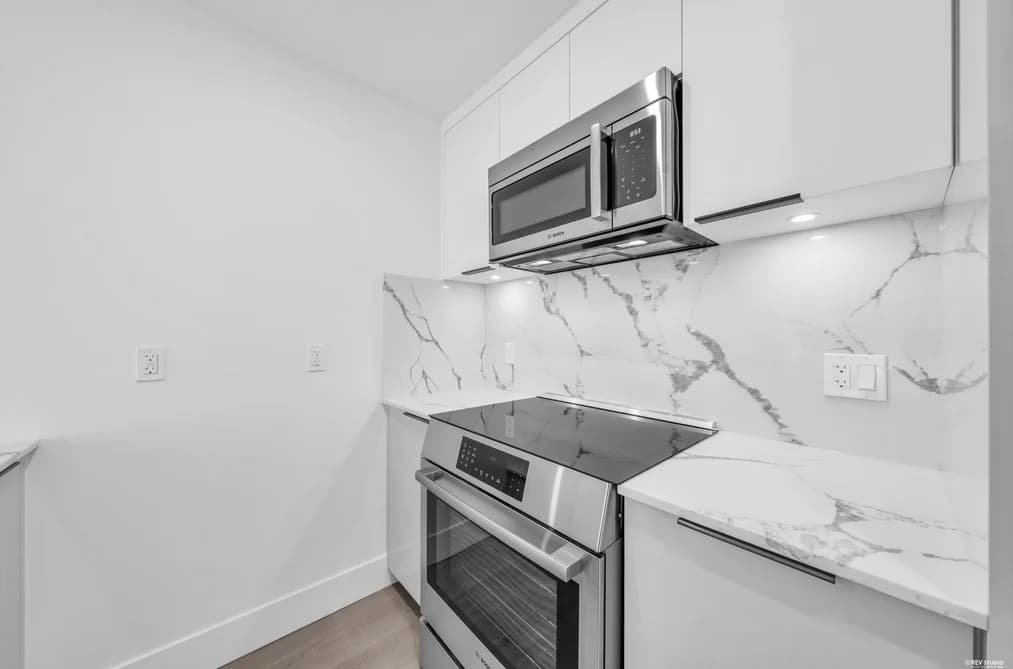 2260 E 1ST AVENUE, Vancouver, BC — Residential for Sale - Photo 2