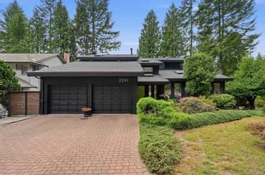 House for sale at 2261 Hill Drive North Vancouver British Columbia - MLS: R3162905