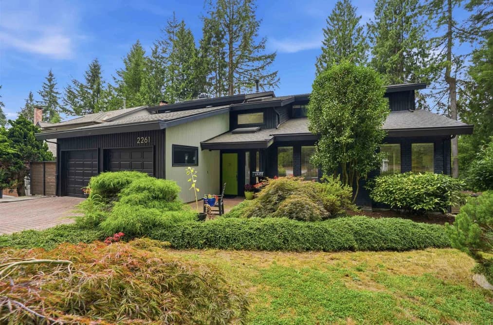 2261 HILL DRIVE, North Vancouver, BC — Residential for Sale - Photo 2