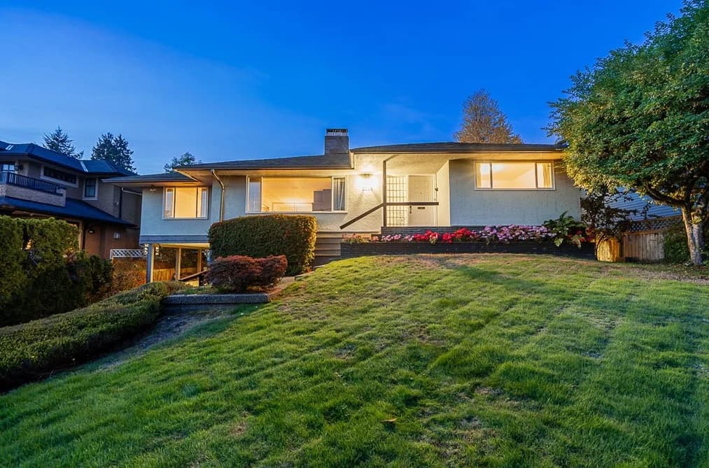 2265 INGLEWOOD AVENUE, West Vancouver, BC — Residential for Sale - Photo 2