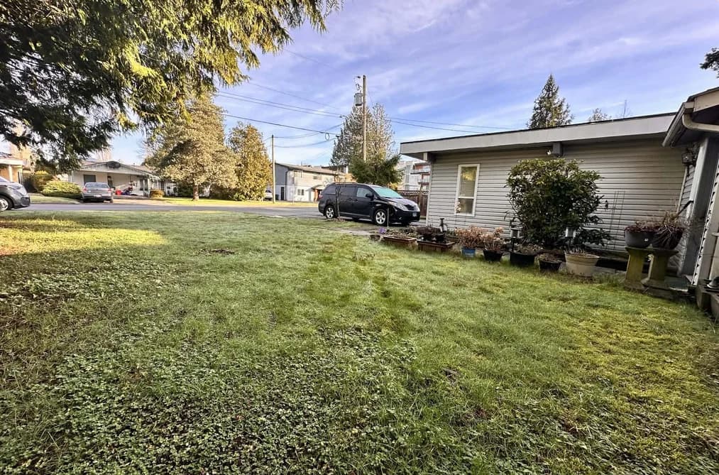 22670 BROWN AVENUE, Maple Ridge, BC — Residential for Sale - Photo 2