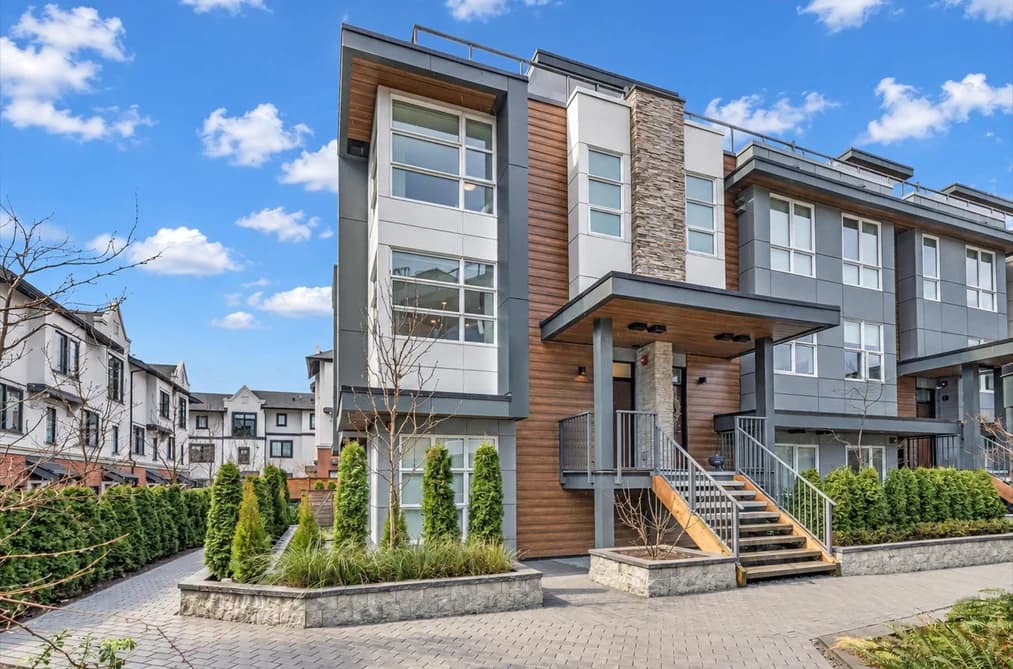 227 2060 CURLING ROAD, North Vancouver, BC — Residential for Sale - Photo 2