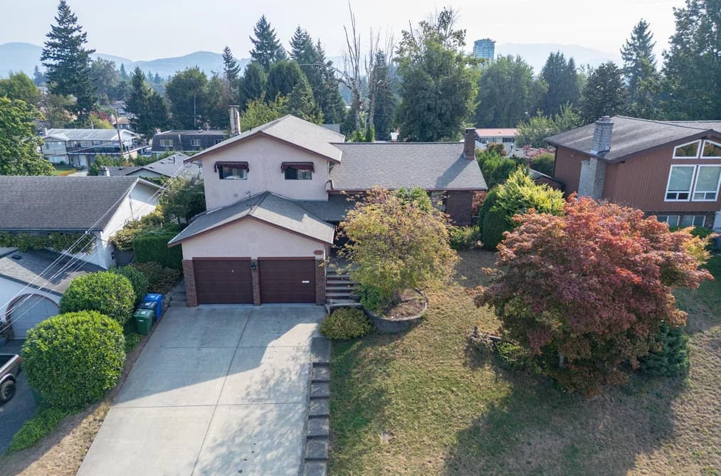 2272 BEVAN CRESCENT, Abbotsford, BC — Residential for Sale - Photo 2