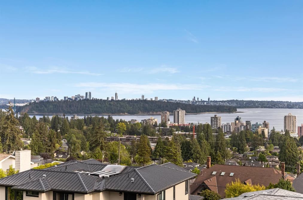 2272 OTTAWA AVENUE, West Vancouver, BC — Residential for Sale - Photo 2