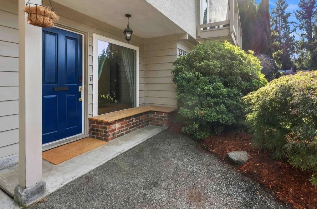 2285 TOMPKINS CRESCENT, North Vancouver, BC — Residential for Sale - Photo 2