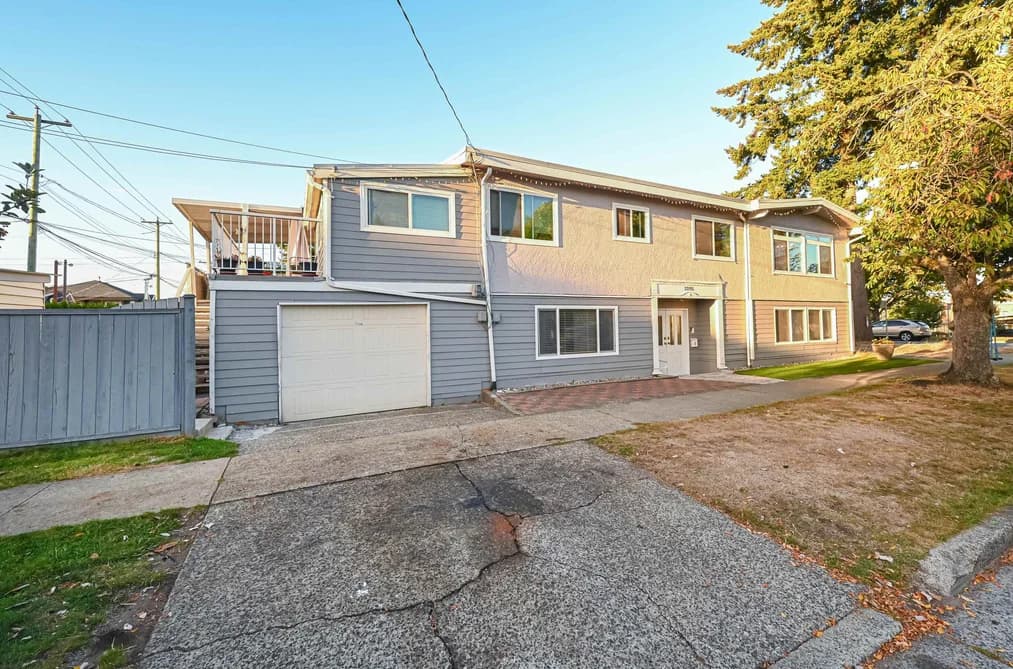 2295 E 48TH AVENUE, Vancouver, BC — Residential for Sale - Photo 2