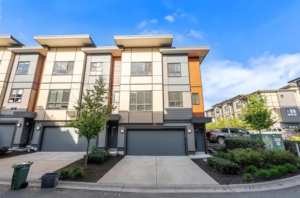 23 1938 PARALLEL ROAD, Abbotsford, BC — Residential for Sale - Main Photo