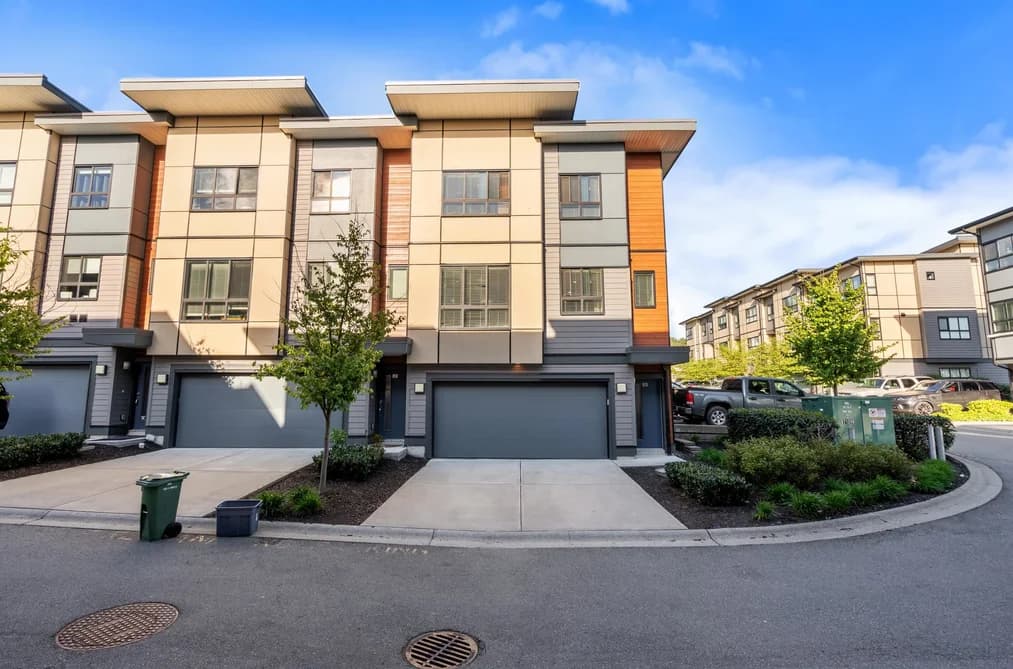 23 1938 PARALLEL ROAD, Abbotsford, BC — Residential for Sale - Photo 2