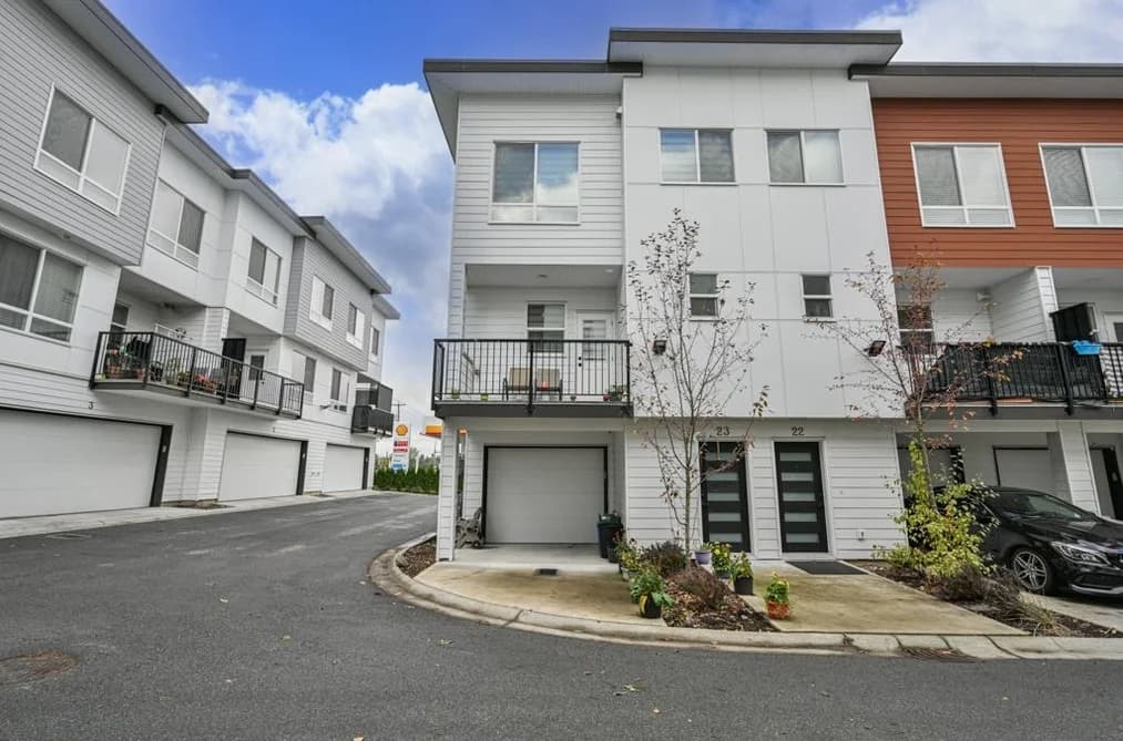 23 27640 LANTERN AVENUE, Abbotsford, BC — Residential for Sale - Main Photo