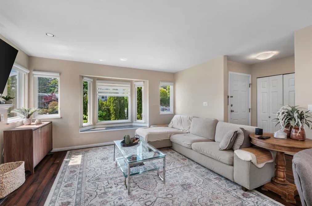 230 ST. PATRICKS AVENUE, North Vancouver, BC — Residential for Sale - Photo 2