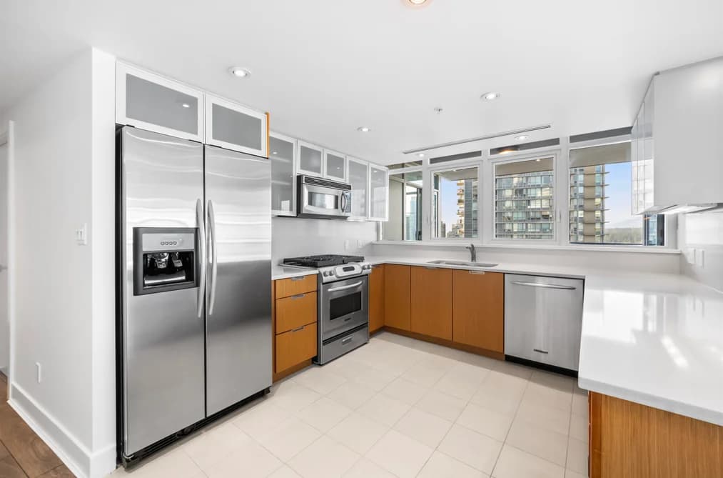 2302 1205 W HASTINGS STREET, Vancouver, BC — Residential for Sale - Photo 2