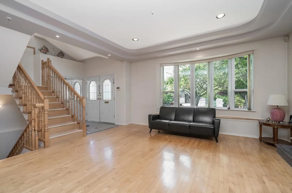 2304 GARDEN DRIVE, Vancouver, BC — Residential for Sale - Photo 2