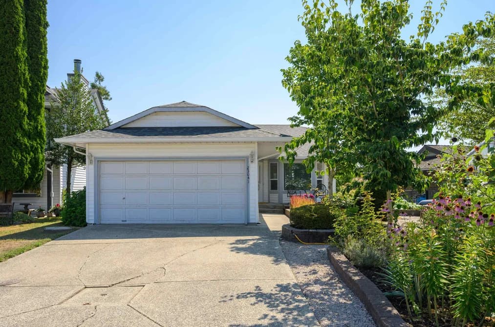 23043 OLUND CRESCENT, Maple Ridge, BC — Residential for Sale - Main Photo