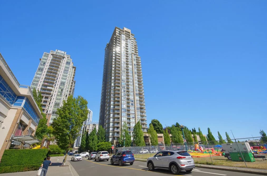 2307 2980 ATLANTIC AVENUE, Coquitlam, BC — Residential for Sale - Photo 2