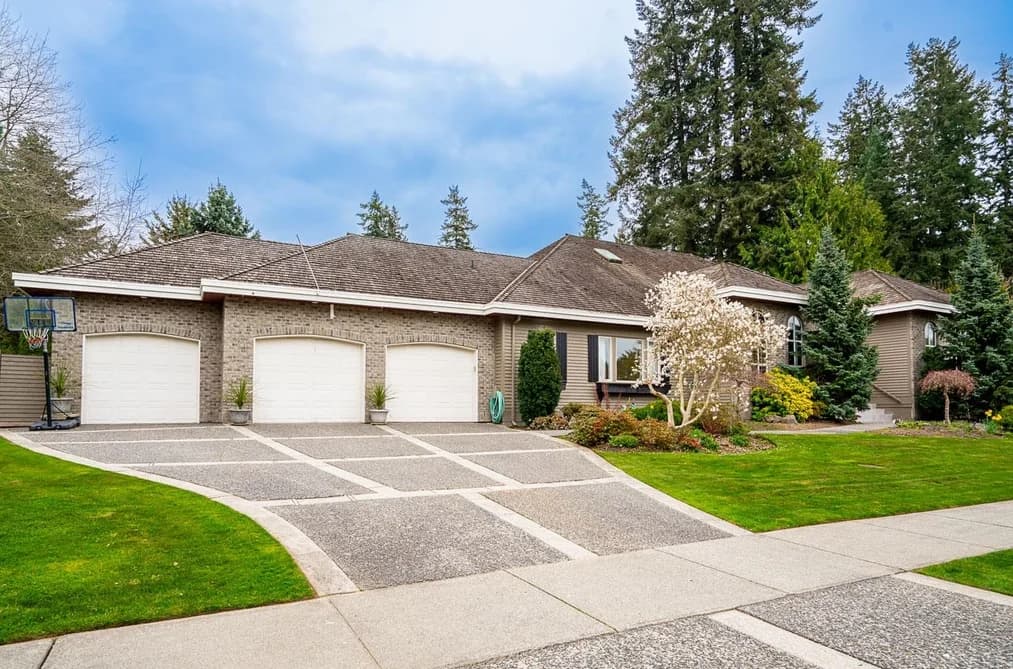 2318 CHANTRELL PARK DRIVE, Surrey, BC — Residential for Sale - Main Photo