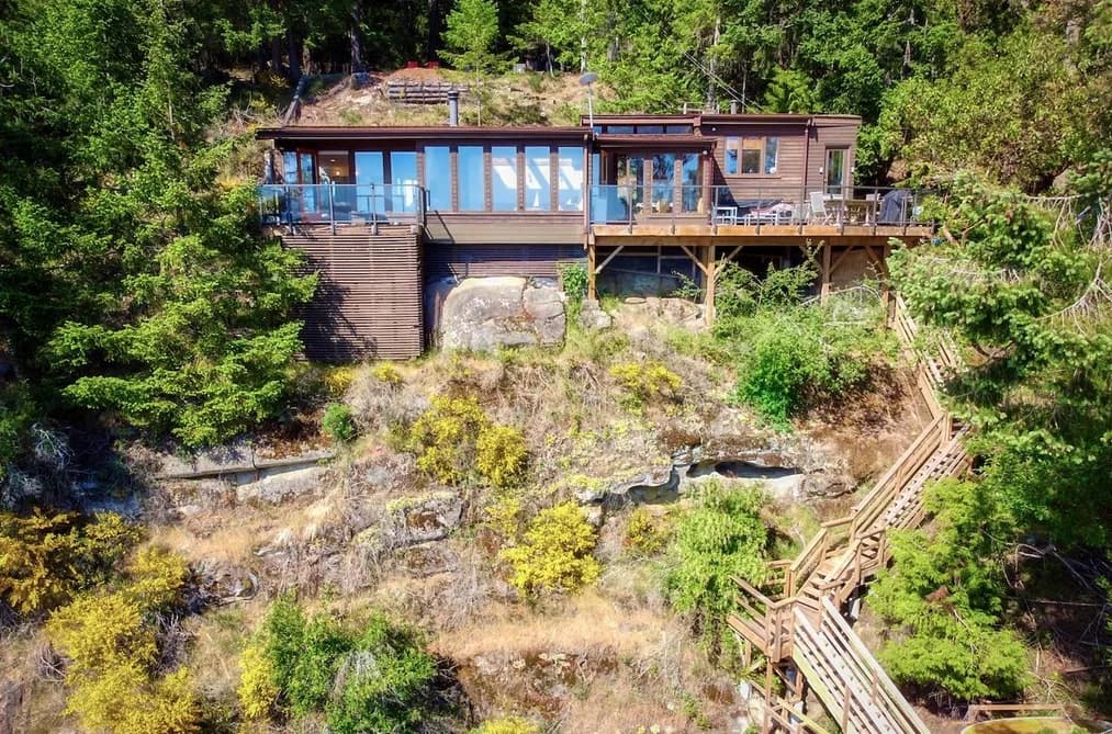 232&234 SPINNAKER DRIVE, Mayne Island, BC — Residential for Sale - Photo 2