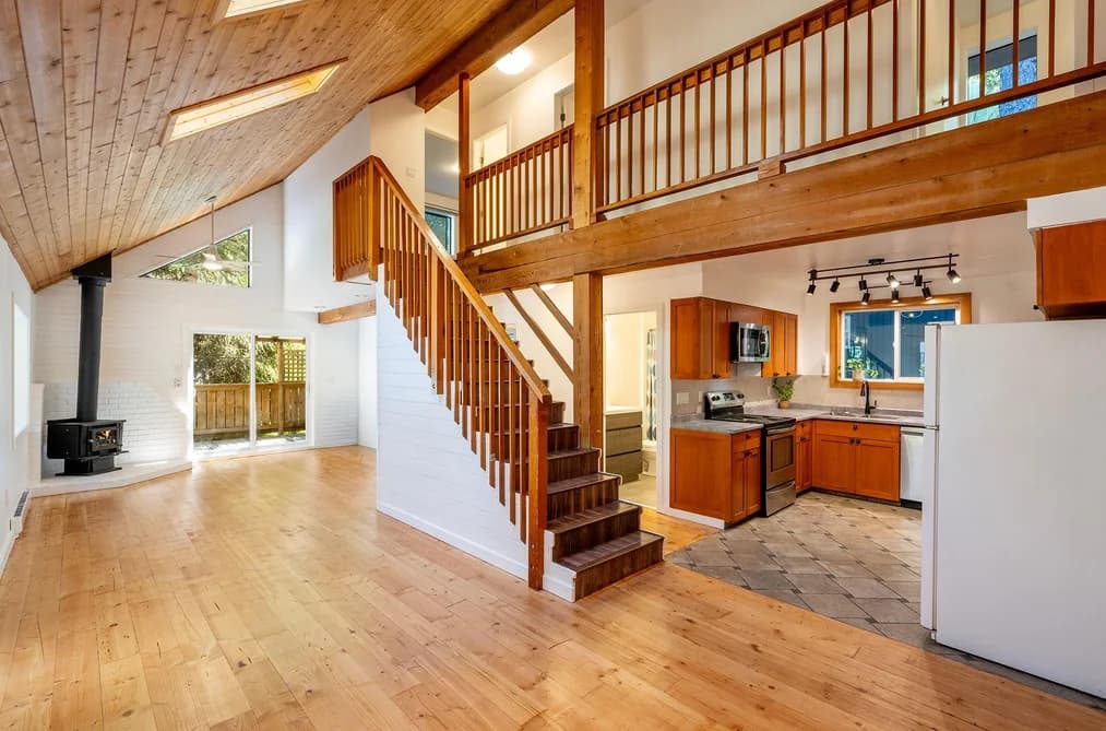2327 CHEAKAMUS WAY, Whistler, BC — Residential for Sale - Photo 2