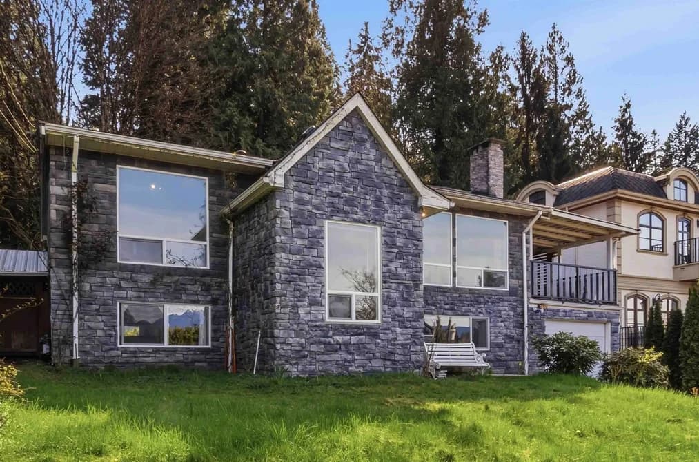 2331 HENRY STREET, Port Moody, BC — Residential for Sale - Photo 2