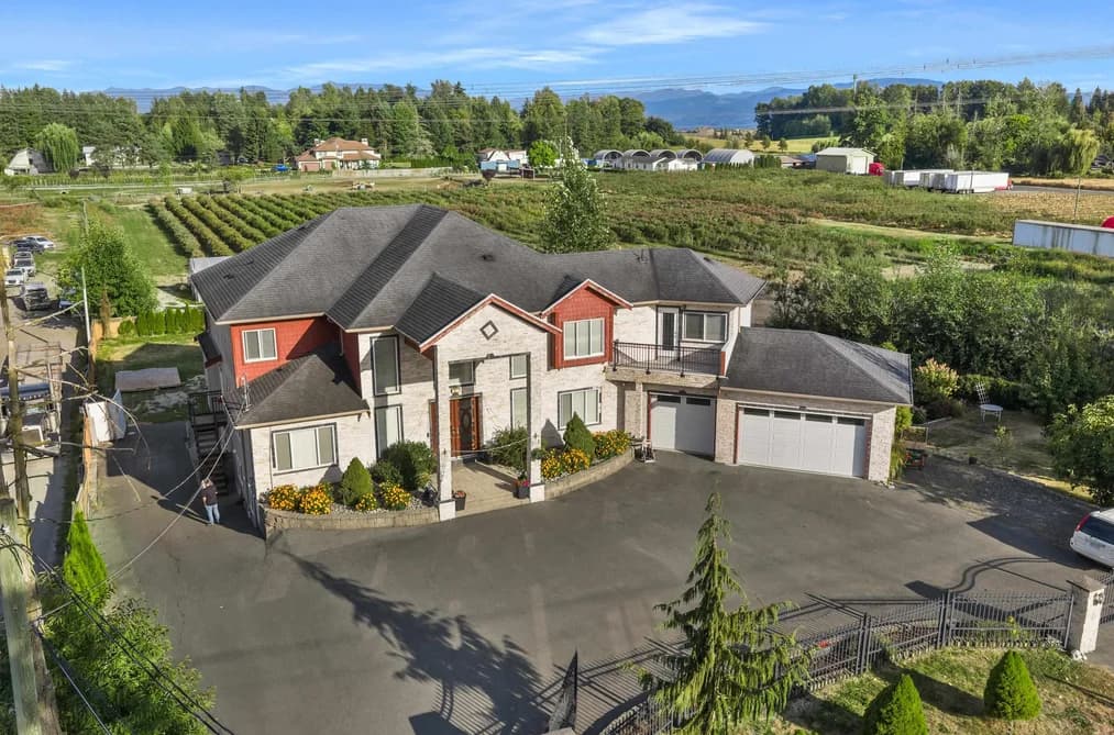 2338 BRADNER ROAD, Abbotsford, BC — Residential for Sale - Photo 2