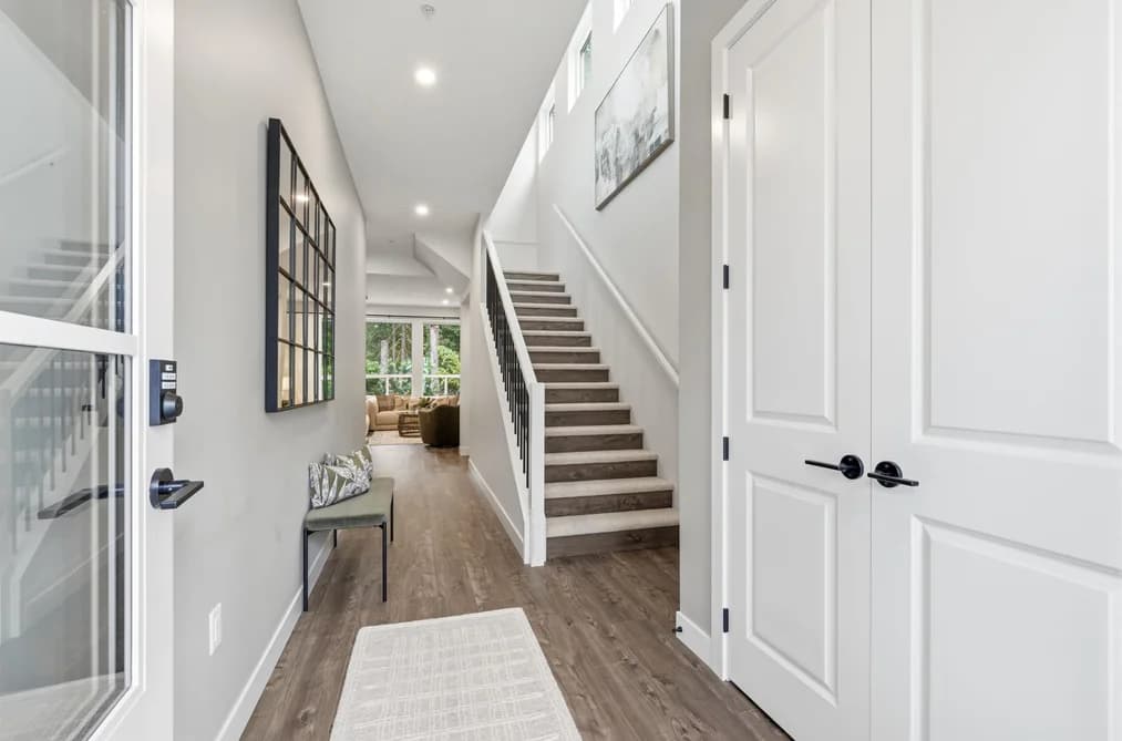 23387 SEYMOUR AVENUE, Maple Ridge, BC — Residential for Sale - Photo 2