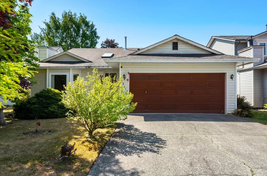 23410 NIGHTINGALE AVENUE, Maple Ridge, BC — Residential for Sale - Main Photo