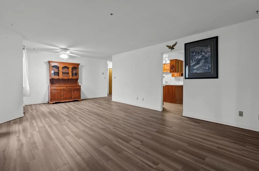 235 31955 OLD YALE ROAD, Abbotsford, BC — Residential for Sale - Photo 2