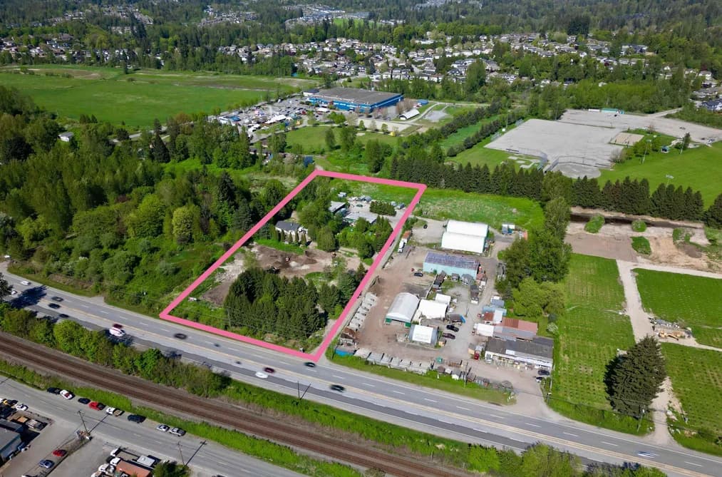 23519 LOUGHEED HIGHWAY, Maple Ridge, BC — Residential for Sale - Main Photo