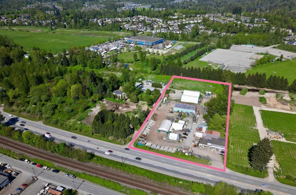 23549 LOUGHEED HIGHWAY, Maple Ridge, BC — Residential for Sale - Main Photo