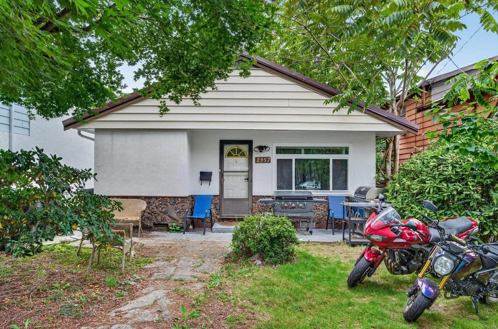 2357 HAWTHORNE AVENUE, Port Coquitlam, BC — Residential for Sale - Photo 2