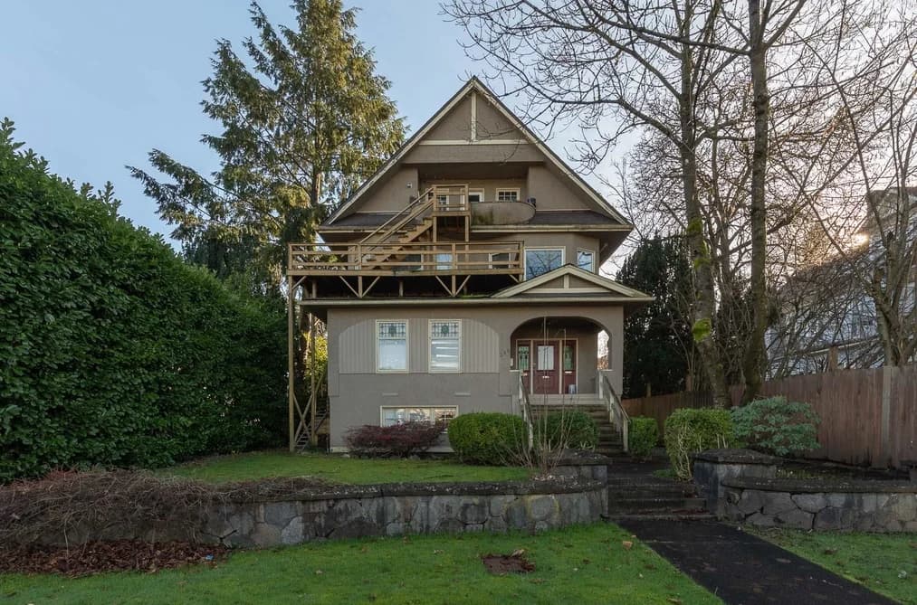 236 W 12TH AVENUE, Vancouver, BC — Residential Income for Sale - Photo 2