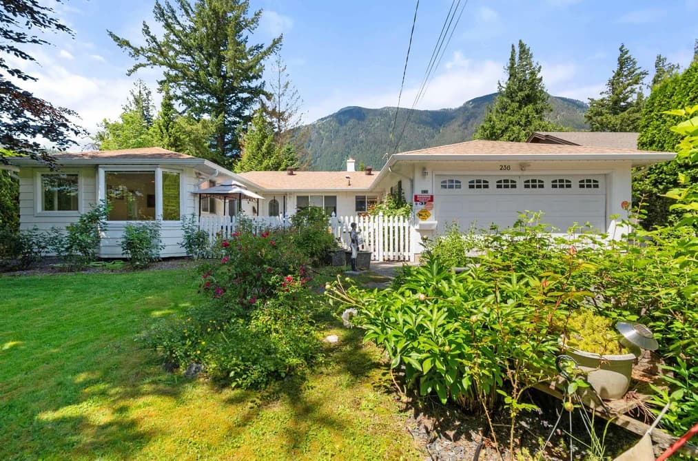 236 WATER AVENUE, Hope, BC — Residential for Sale - Main Photo