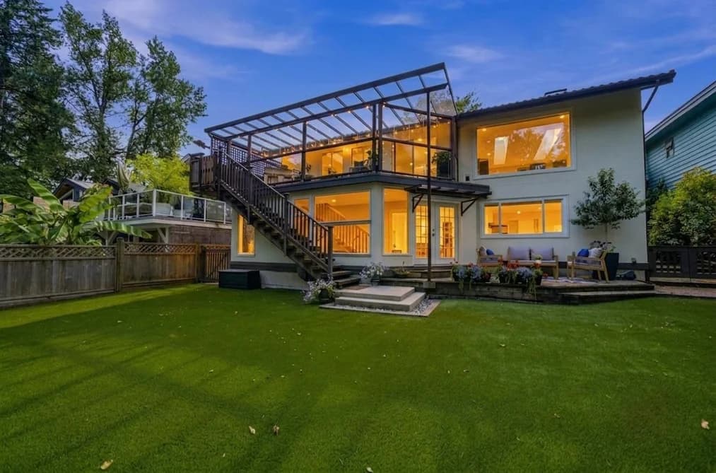 2360 MACKAY AVENUE, North Vancouver, BC — Residential for Sale - Main Photo