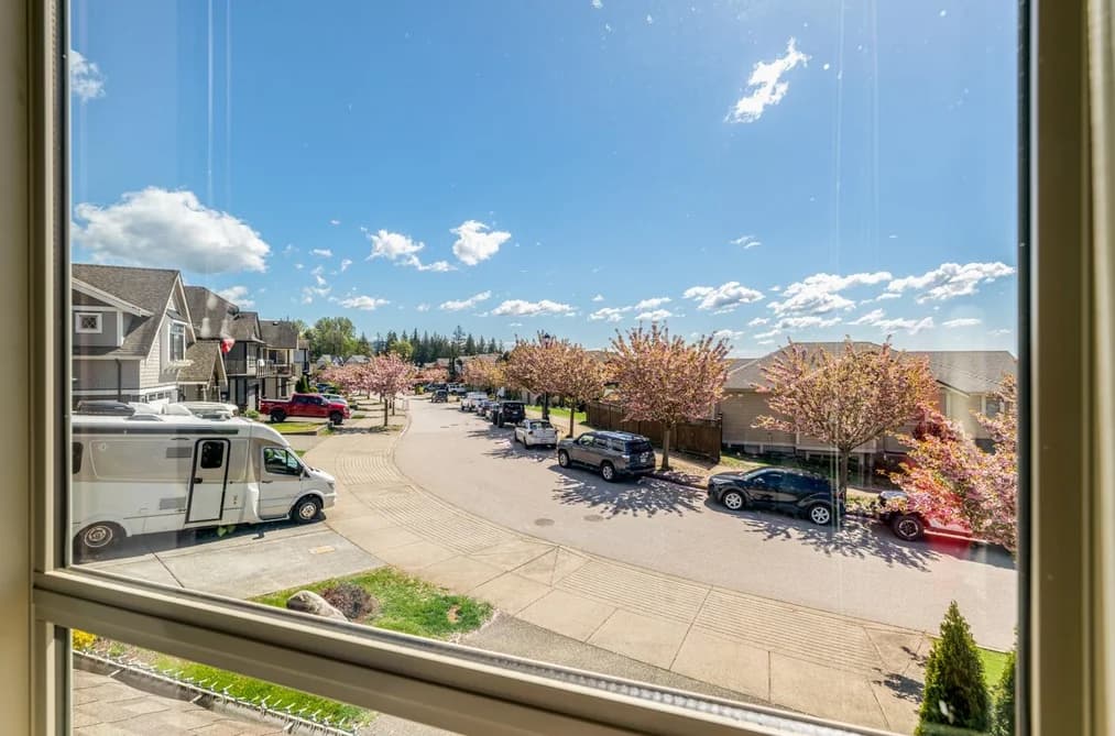23611 BRYANT DRIVE, Maple Ridge, BC — Residential for Sale - Photo 2