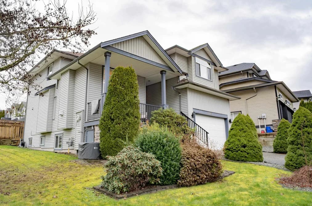 23717 110 AVENUE, Maple Ridge, BC — Residential for Sale - Main Photo