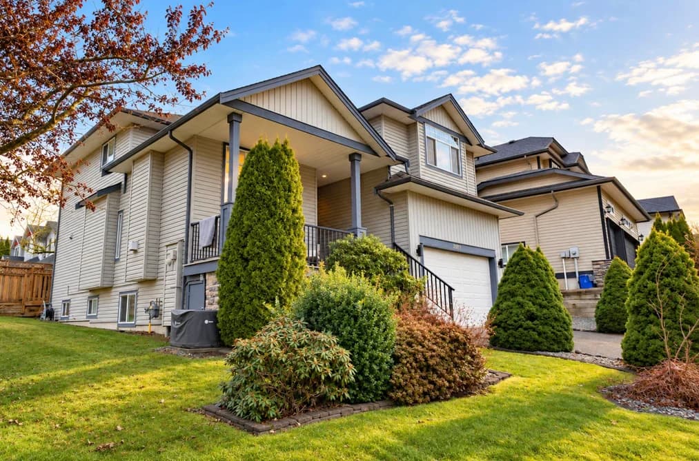 23717 110 AVENUE, Maple Ridge, BC — Residential for Sale - Photo 2