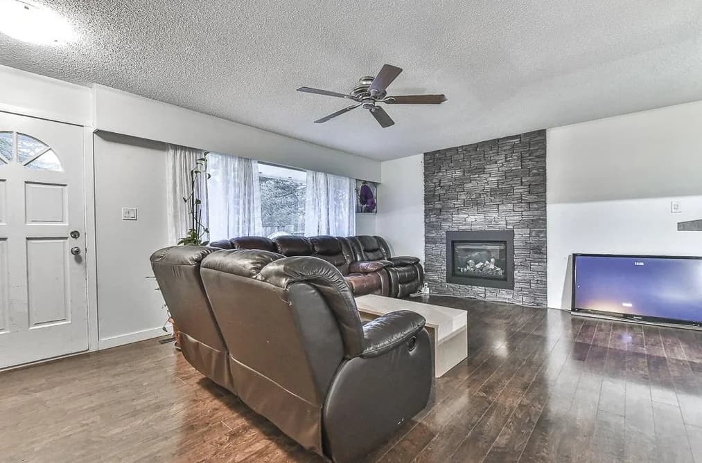 23740 FRASER HIGHWAY, Langley, BC — Residential for Sale - Photo 2