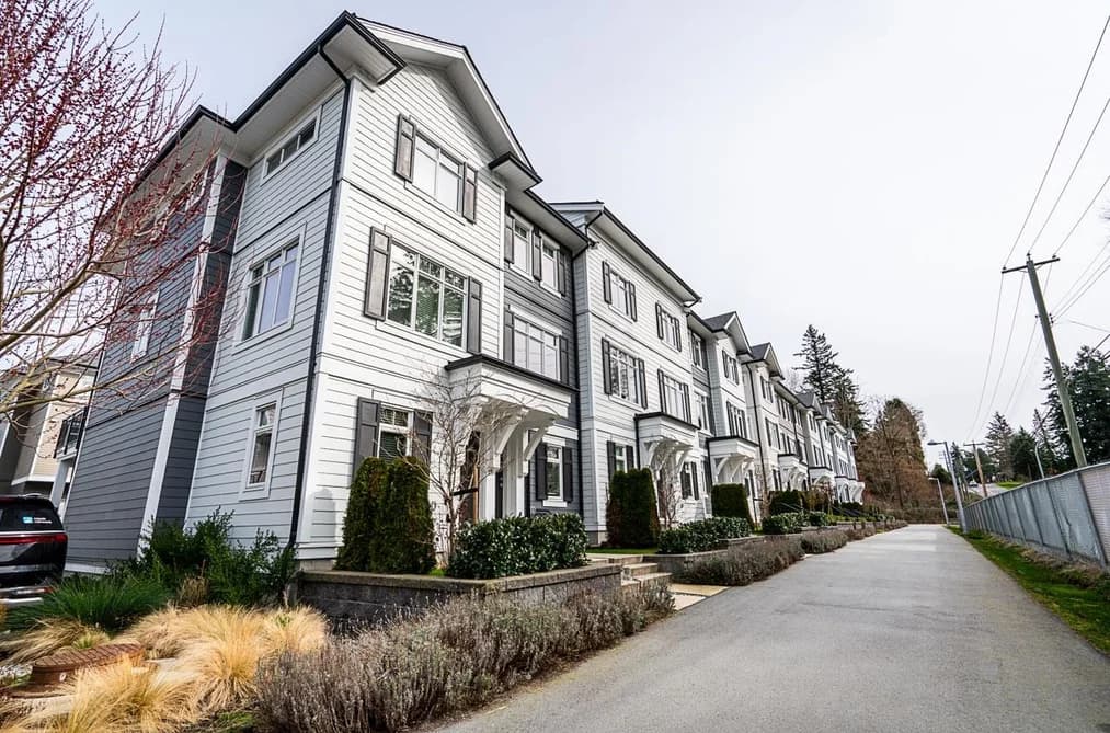24 2070 OAK MEADOWS DRIVE, Surrey, BC — Residential for Sale - Photo 2