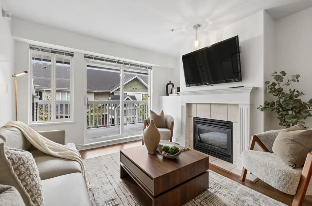 24 230 TENTH STREET, New Westminster, BC — Residential for Sale - Photo 2