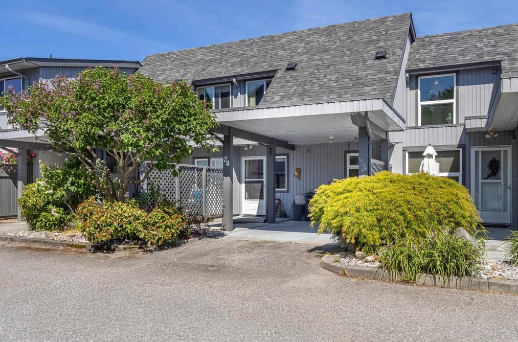 24 5761 WHARF AVENUE, Sechelt, BC — Residential for Sale - Main Photo