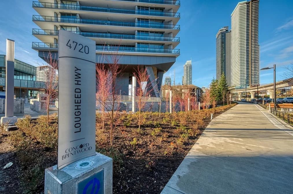 2401 4720 LOUGHEED HIGHWAY, Burnaby, BC — Residential for Sale - Photo 2
